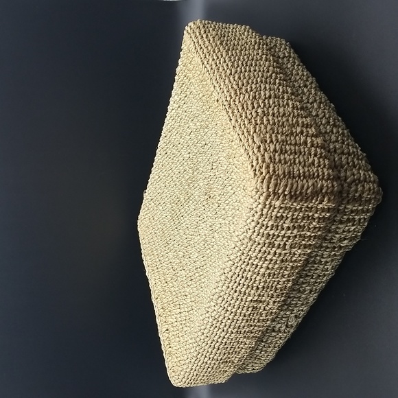 Vintage Hand Crafted 1 Square and 2 Rectangle Grass Baskets with Lids - Picture 7 of 16